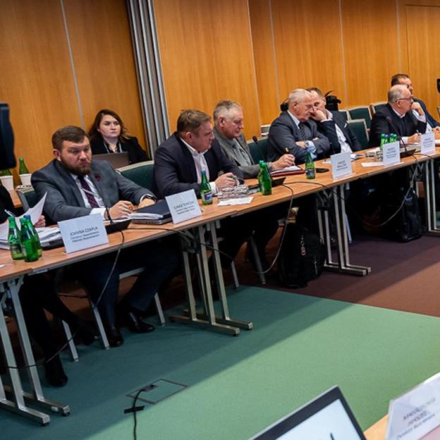 Trwa dialog rządu  z przedstawicielami rolników